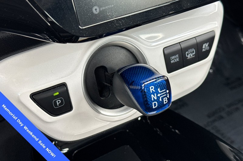 Toyota Prius Prime Vehicle Full-screen Gallery Image 23