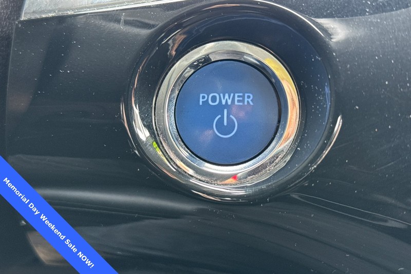 Toyota Prius Prime Vehicle Full-screen Gallery Image 24