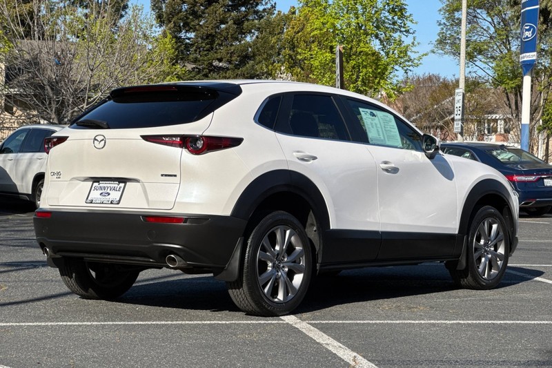 Mazda CX-30 Vehicle Full-screen Gallery Image 04