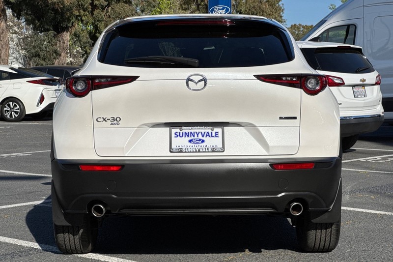 Mazda CX-30 Vehicle Full-screen Gallery Image 05