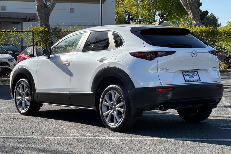 Mazda CX-30 Vehicle Full-screen Gallery Image 06