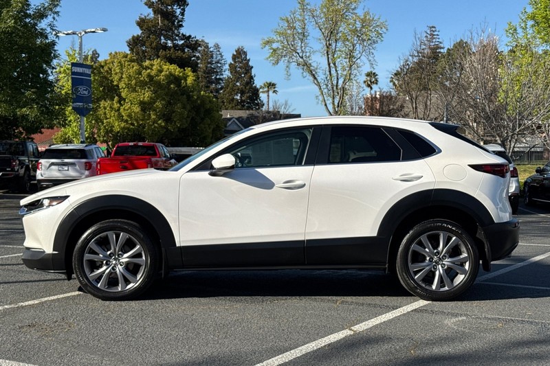 Mazda CX-30 Vehicle Full-screen Gallery Image 08