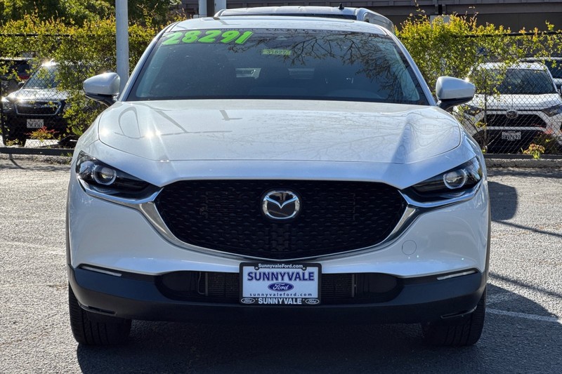 Mazda CX-30 Vehicle Full-screen Gallery Image 10