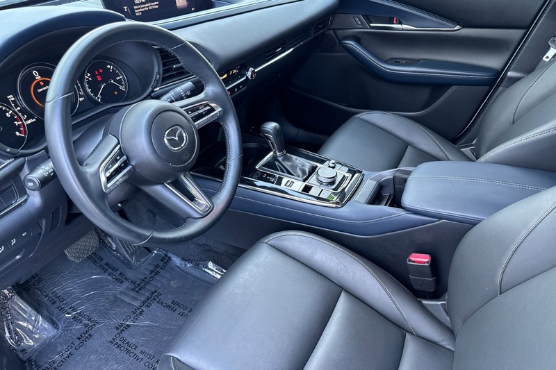 Mazda CX-30 Vehicle Full-screen Gallery Image 11