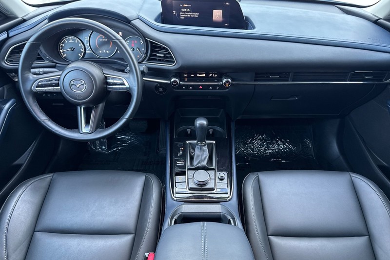Mazda CX-30 Vehicle Full-screen Gallery Image 14