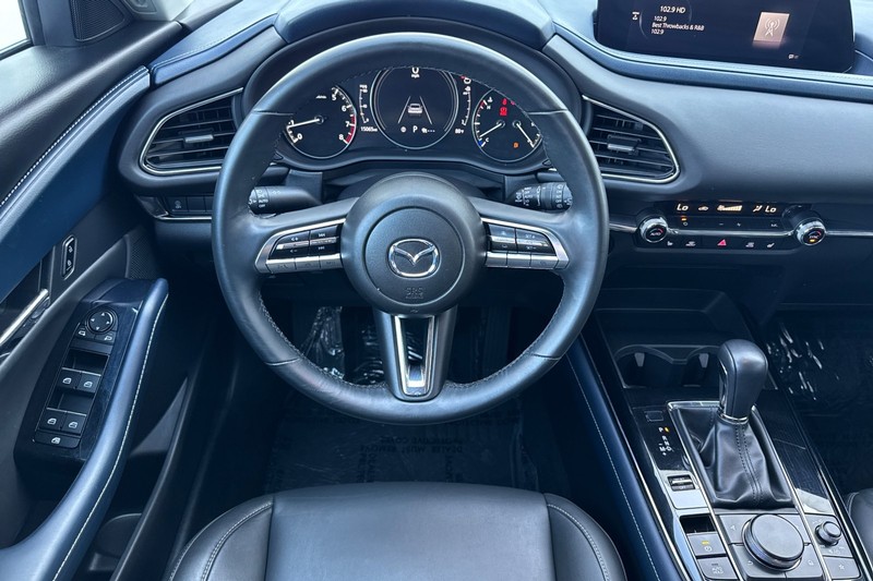 Mazda CX-30 Vehicle Full-screen Gallery Image 15