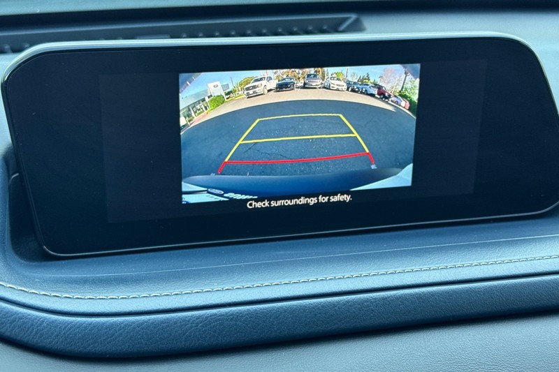 Mazda CX-30 Vehicle Full-screen Gallery Image 20