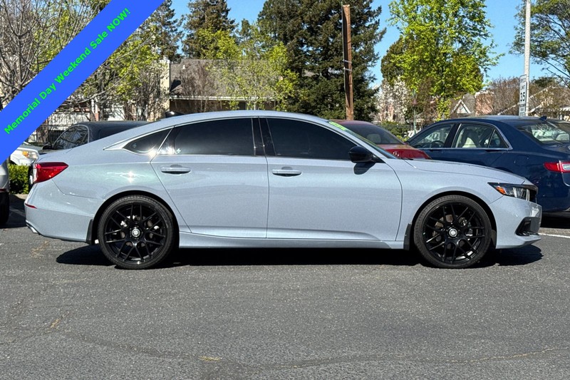 Honda Accord Sedan Vehicle Full-screen Gallery Image 03