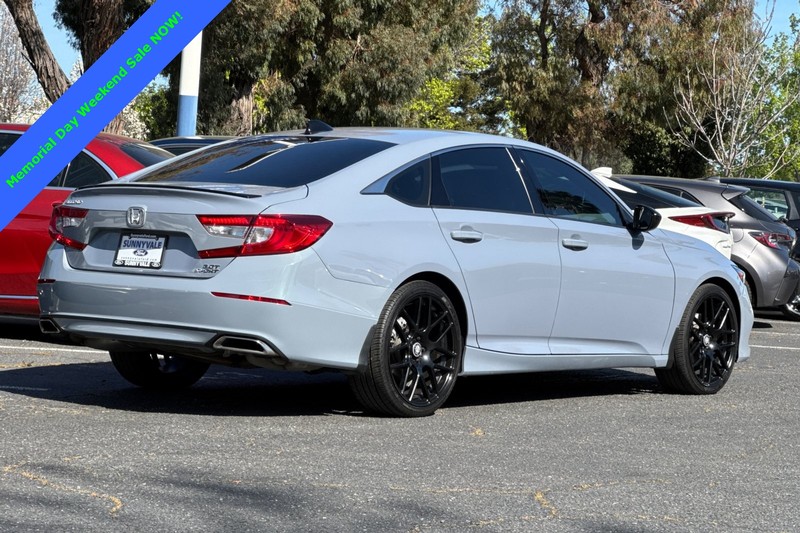 Honda Accord Sedan Vehicle Full-screen Gallery Image 04