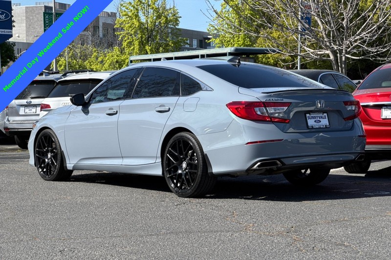 Honda Accord Sedan Vehicle Full-screen Gallery Image 06