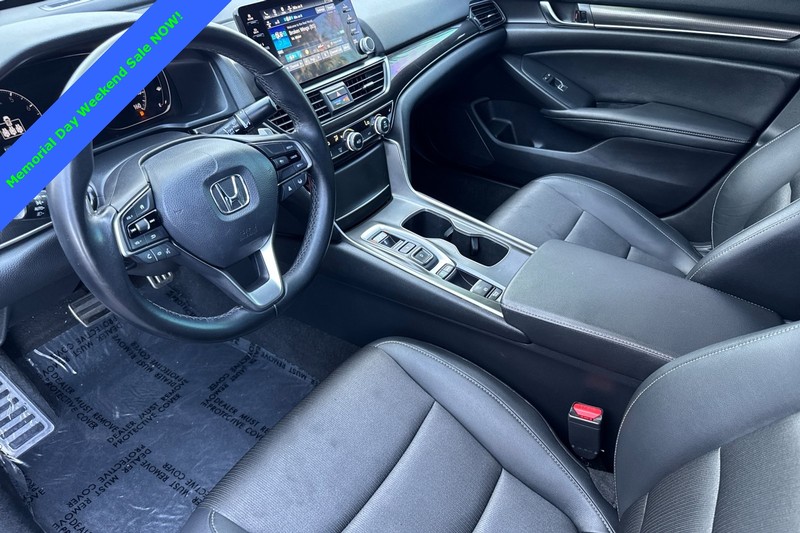 Honda Accord Sedan Vehicle Full-screen Gallery Image 10