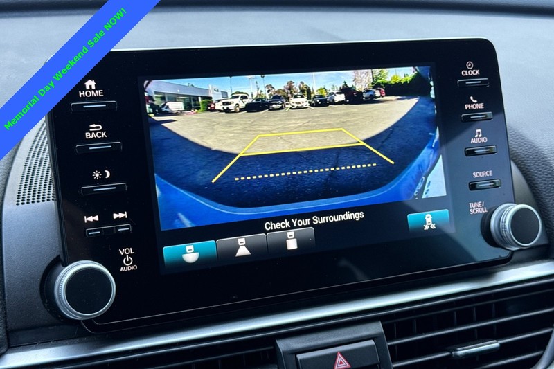 Honda Accord Sedan Vehicle Full-screen Gallery Image 18