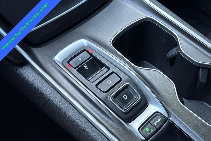 Honda Accord Sedan Vehicle Full-screen Gallery Image 20