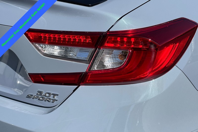 Honda Accord Sedan Vehicle Full-screen Gallery Image 26