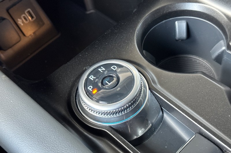Ford Explorer Vehicle Full-screen Gallery Image 22