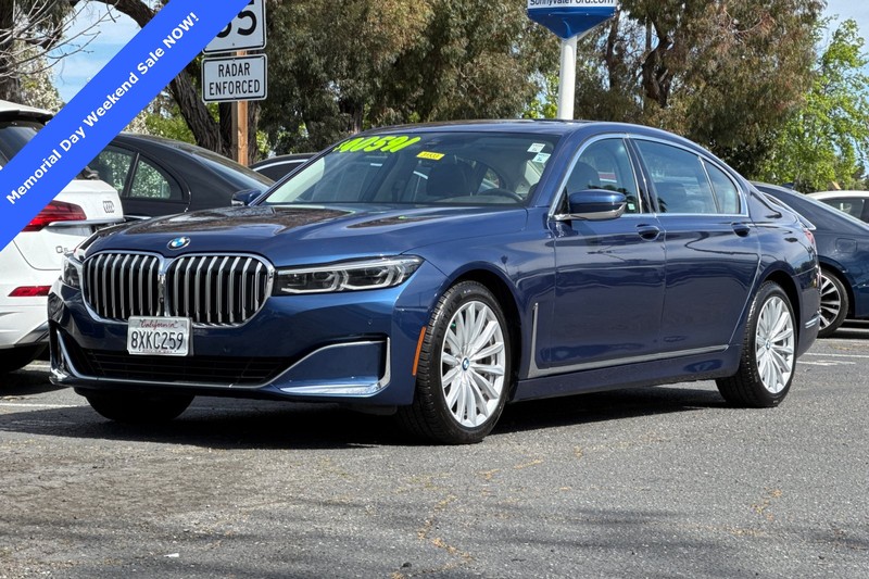 BMW 7 Series Vehicle Full-screen Gallery Image 08