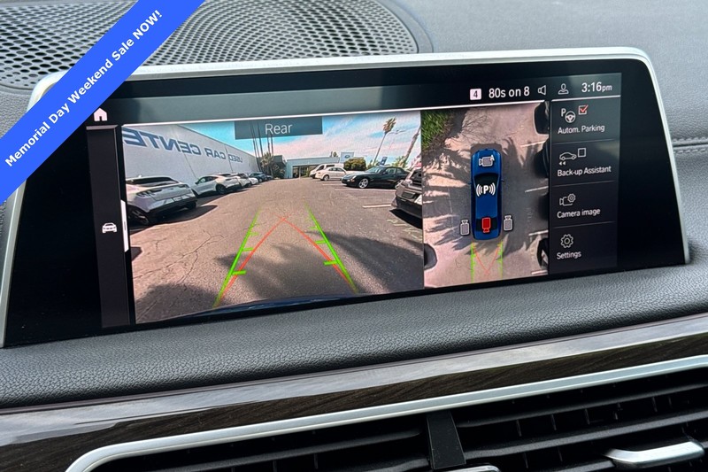 BMW 7 Series Vehicle Full-screen Gallery Image 19