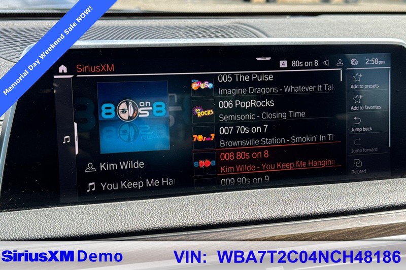 BMW 7 Series Vehicle Full-screen Gallery Image 28