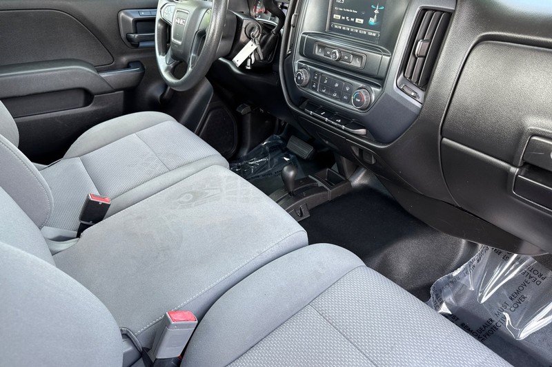 GMC Sierra 1500 Vehicle Full-screen Gallery Image 15