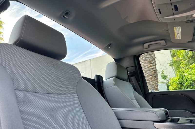 GMC Sierra 1500 Vehicle Full-screen Gallery Image 16