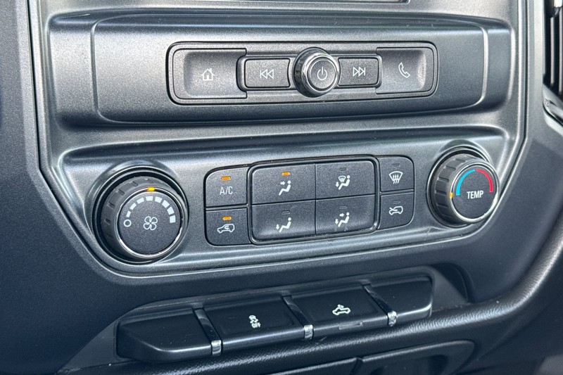 GMC Sierra 1500 Vehicle Full-screen Gallery Image 19