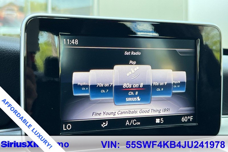 Mercedes-Benz C-Class Vehicle Full-screen Gallery Image 28