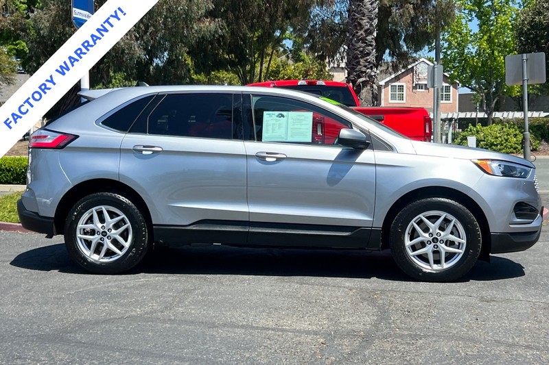 Ford Edge Vehicle Full-screen Gallery Image 03