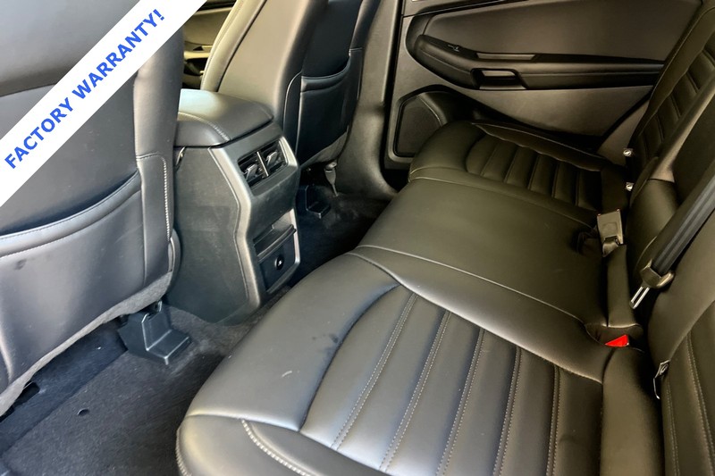 Ford Edge Vehicle Full-screen Gallery Image 12
