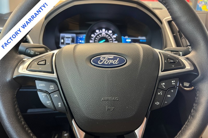 Ford Edge Vehicle Full-screen Gallery Image 24