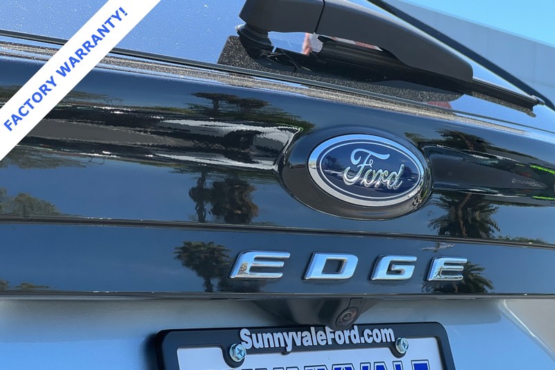 Ford Edge Vehicle Full-screen Gallery Image 28