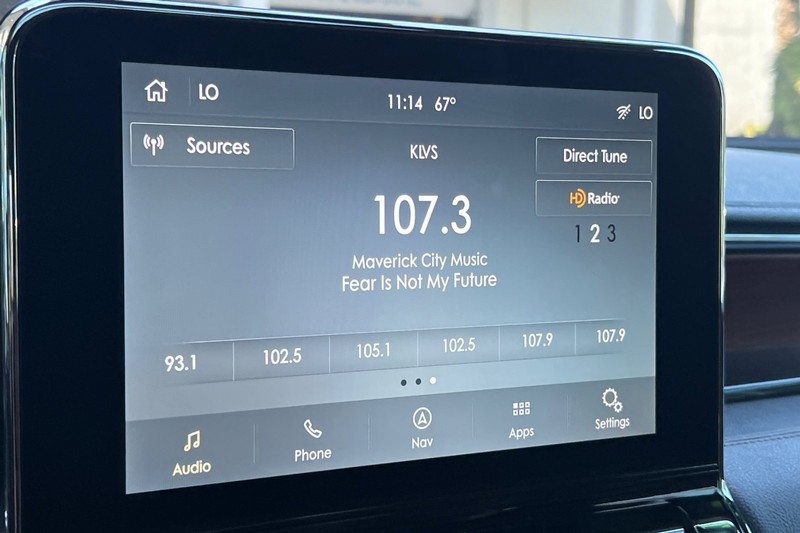 Lincoln Navigator L Vehicle Full-screen Gallery Image 19
