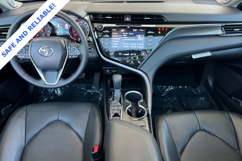 Toyota Camry Vehicle Full-screen Gallery Image 13