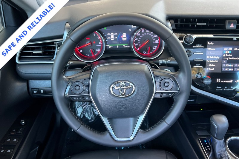 Toyota Camry Vehicle Full-screen Gallery Image 14