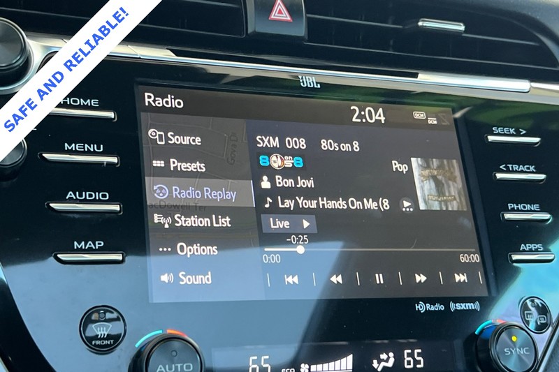 Toyota Camry Vehicle Full-screen Gallery Image 17