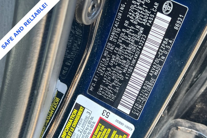 Toyota Camry Vehicle Full-screen Gallery Image 29