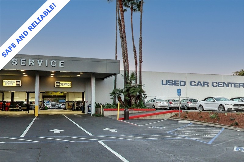 Toyota Camry Vehicle Full-screen Gallery Image 31