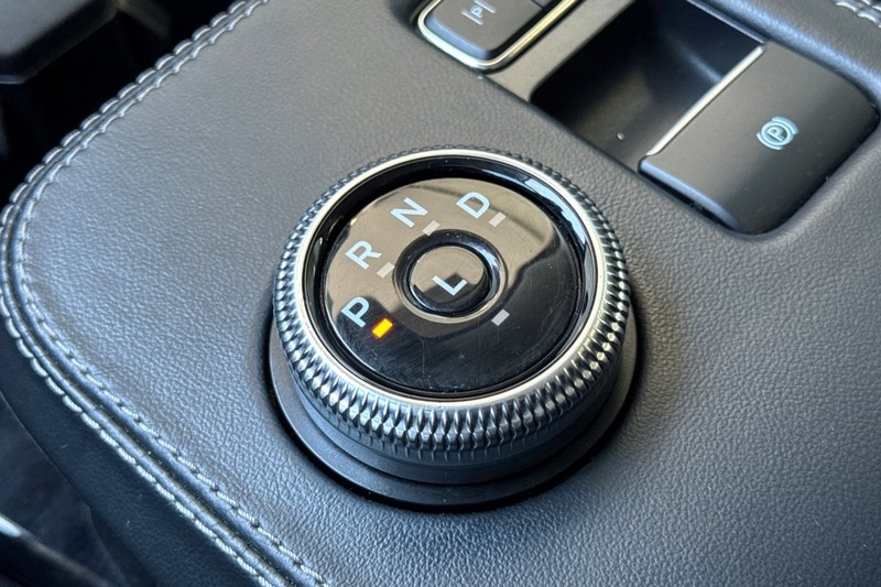Ford Mustang Mach-E Vehicle Full-screen Gallery Image 23