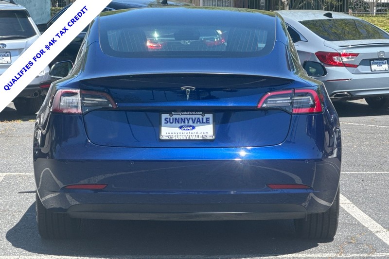 Tesla Model 3 Vehicle Full-screen Gallery Image 05