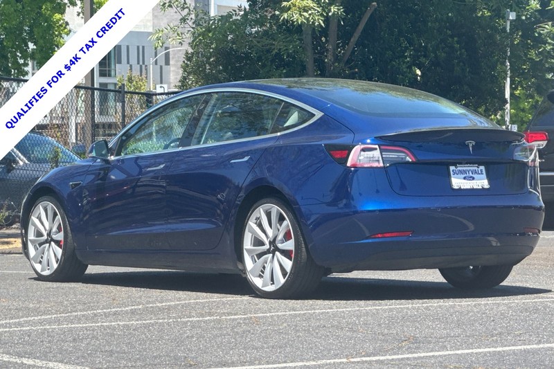 Tesla Model 3 Vehicle Full-screen Gallery Image 06