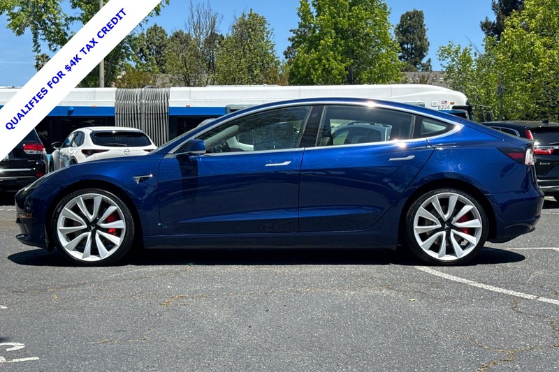 Tesla Model 3 Vehicle Full-screen Gallery Image 07