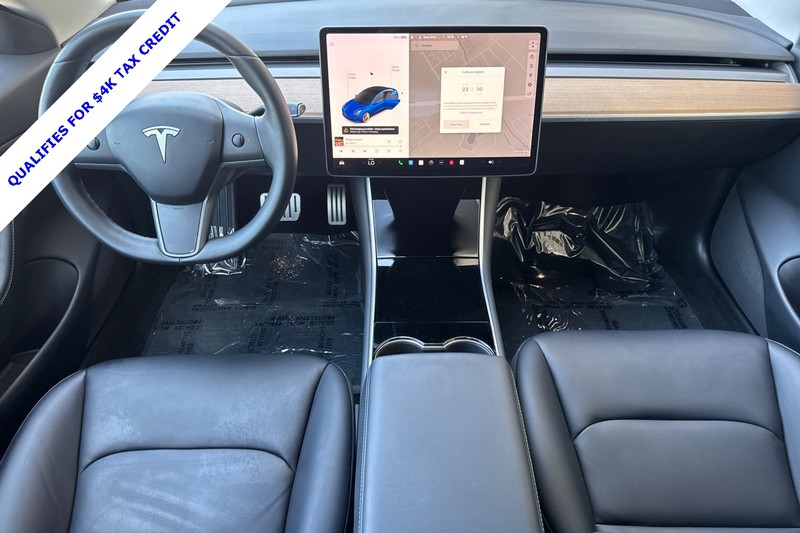 Tesla Model 3 Vehicle Full-screen Gallery Image 13