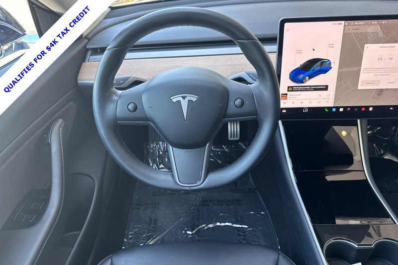 Tesla Model 3 Vehicle Full-screen Gallery Image 14