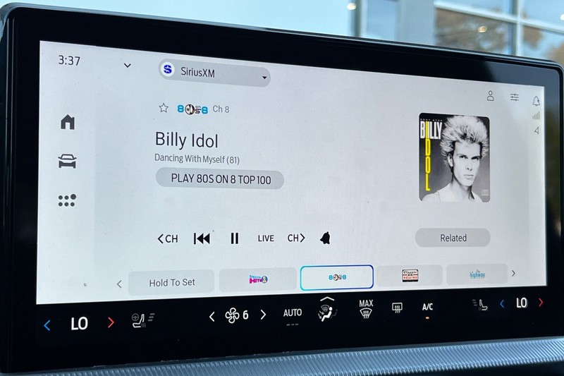 Ford Explorer Vehicle Full-screen Gallery Image 19