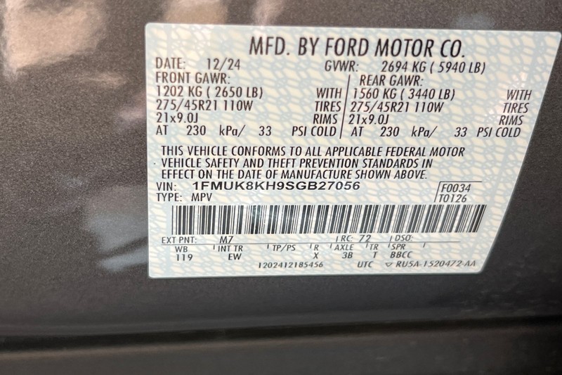Ford Explorer Vehicle Full-screen Gallery Image 31