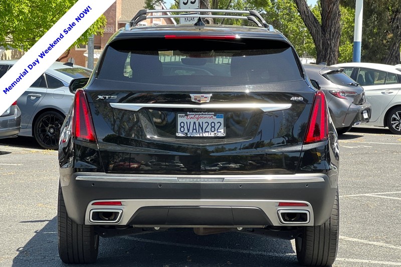 Cadillac XT5 Vehicle Full-screen Gallery Image 05