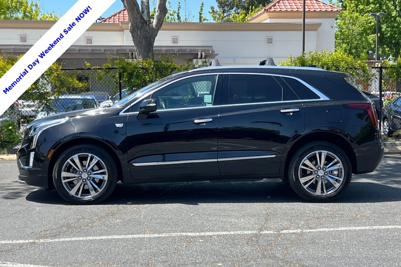 Cadillac XT5 Vehicle Full-screen Gallery Image 07