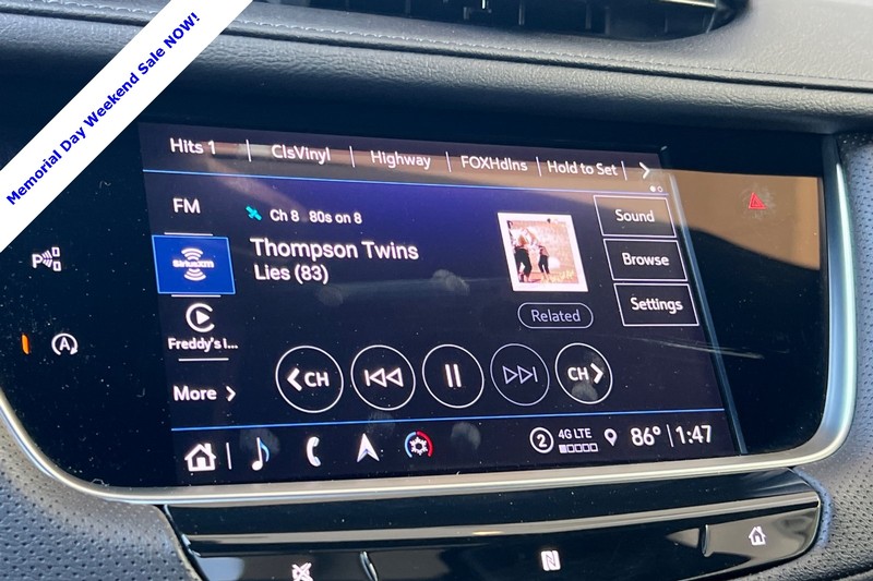 Cadillac XT5 Vehicle Full-screen Gallery Image 18