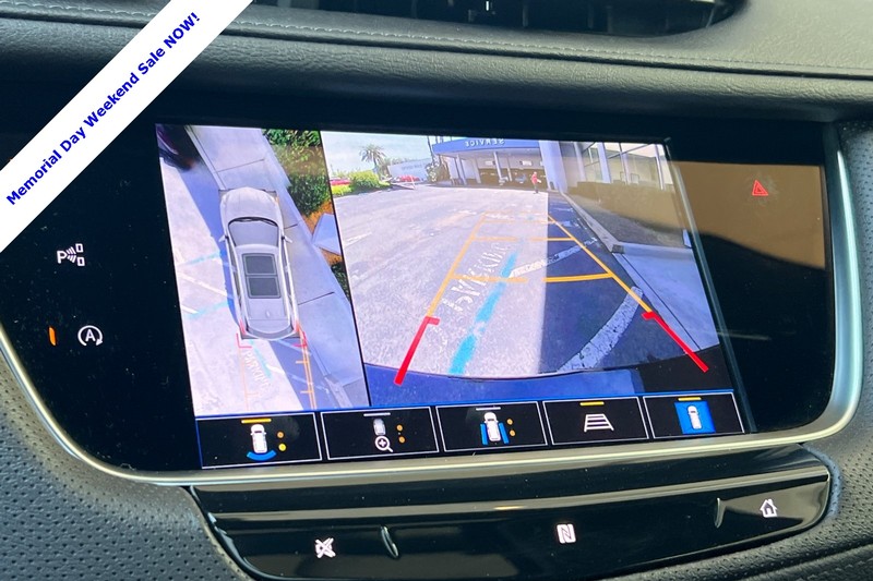 Cadillac XT5 Vehicle Full-screen Gallery Image 20