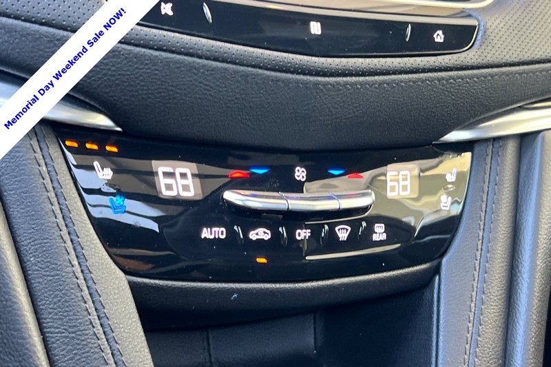 Cadillac XT5 Vehicle Full-screen Gallery Image 21