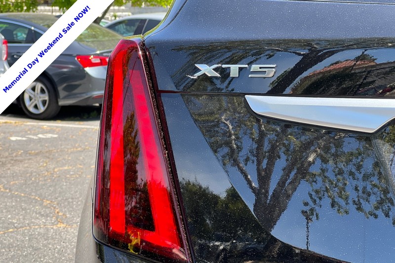 Cadillac XT5 Vehicle Full-screen Gallery Image 28